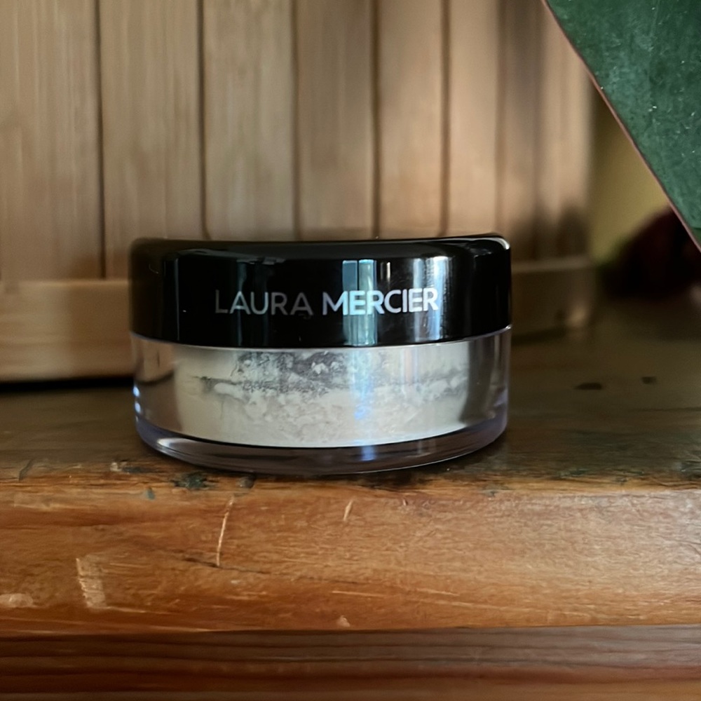 Laura mercier setting powder